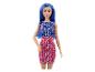 Barbie pop met een blauwe jurk met een laboratoriumthema.