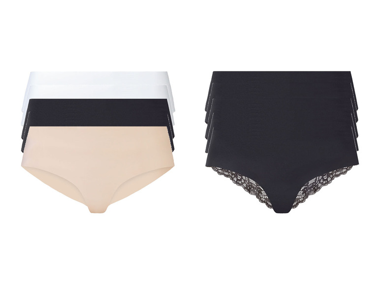 Un ensemble de trois paires de culottes noires et deux paires de culottes beiges.