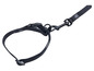 Un collier et une laisse pour chien noirs.