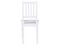 Une chaise en bois blanc avec un dossier droit.