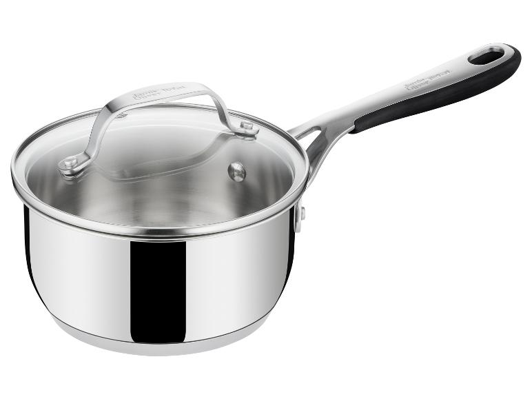 Een roestvrijstalen kookpan met glazen deksel van Jamie Oliver.