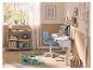 Chaise de bureau pour enfant bleue LIVARNO® dans une chambre d'enfant.