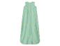 Gigoteuse bébé vert clair avec motifs de soleil jaunes.