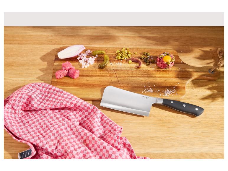 Steak tartare, Silvercrest mes en houten snijplank.