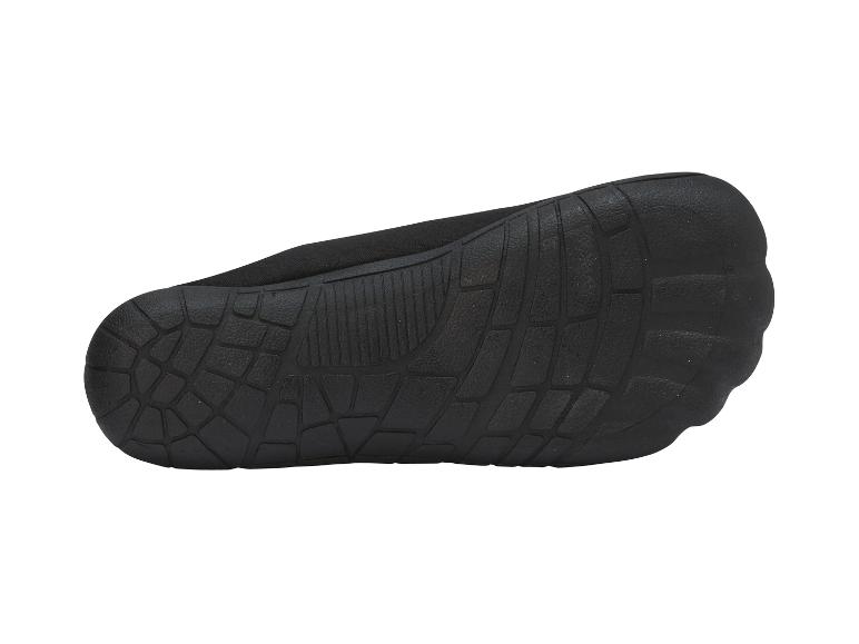 Semelle de chaussures d'eau noires avec bande de roulement antidérapante.