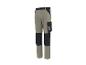 Pantalon de travail homme beige et bleu marine avec poches et renforts aux genoux.