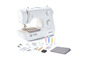 Een witte naaimachine van Silvercrest met accessoires, waaronder garen, naalden en voetjes.