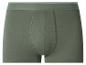 Olijfgroene katoenen herenboxershorts met elastische tailleband en decoratieve stiksels.