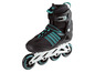 Patins à roulettes noirs avec des accents turquoise.