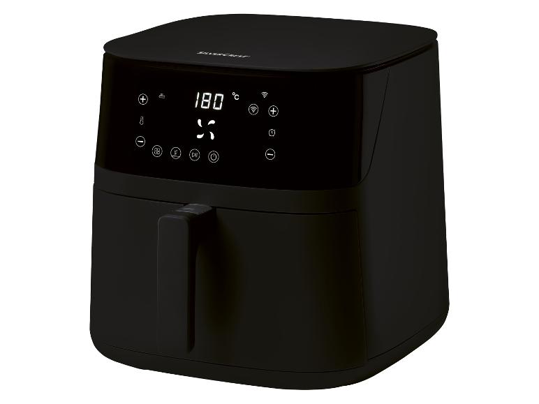 Zwarte airfryer van Silvercrest met digitaal display.