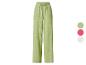 Pantalon femme en mousseline verte avec cordon de serrage ajustable et échantillons de couleurs.