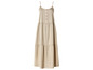 Een beige, getailleerd zomerjurk met spaghettibandjes.