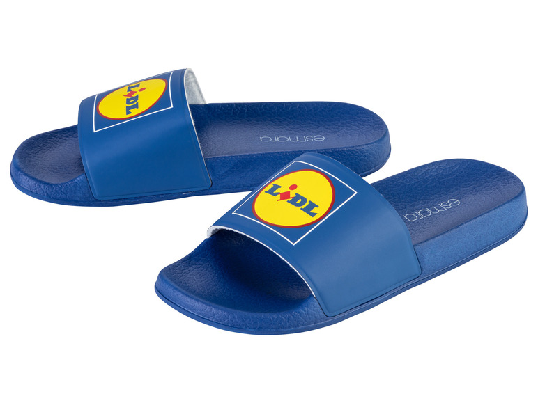 Deux paires de tongs bleues avec le logo Lidl.