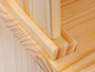 Een houten plank met een houten rand.