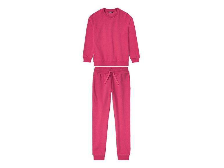 Een roze trainingspak met een trui en joggingbroek.