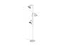 Un lampadaire blanc avec trois abat-jour.