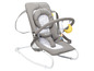 Babydan Wieg met sterrenprint en speelgoed.