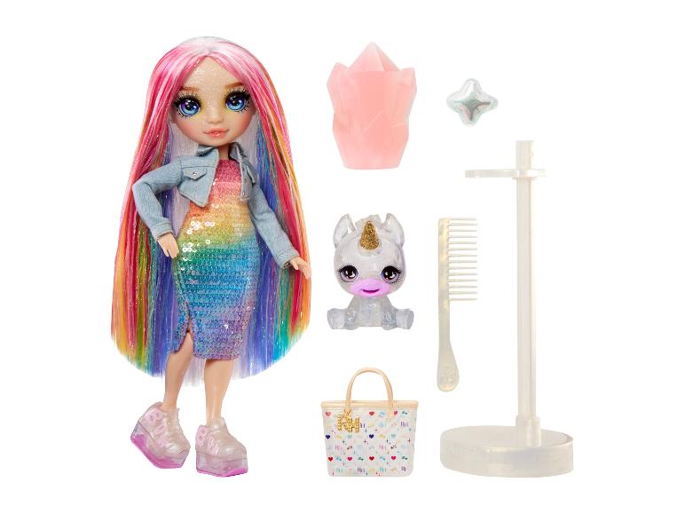 Poupée Rainbow High aux cheveux arc-en-ciel, robe à paillettes et accessoires, dont une figurine de licorne.