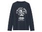 Donkerblauw T-shirt met lange mouwen en 'ATHLETIC SQUAD TEAM CHAMP 1986 College League' opdruk.
