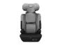 Siège auto pour enfant dans les tons gris et noir avec appui-tête réglable.