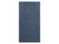 Blauwe badhanddoek met diagonaal gestreept patroon.