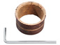Een ronde houten ring en een inbussleutel.