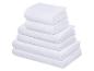 Pile de serviettes blanches de différentes tailles