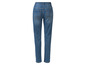 Een paar blauwe jeans voor dames.
