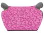 Siège rehausseur rose à motif léopard avec accoudoirs gris.