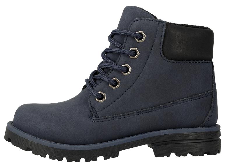 Botte bleu foncé à lacets avec une semelle épaisse, sur fond blanc.