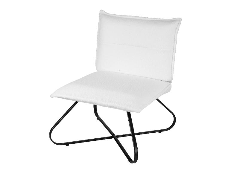 Un fauteuil blanc en peluche avec une structure en métal noir.