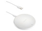 Een witte draadloze oplader van het merk TRONIC met USB-kabel.