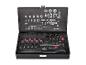 Een zwarte doos met een set diverse dopsleutels, bits en ratels, inclusief Torx- en E-type doppen.