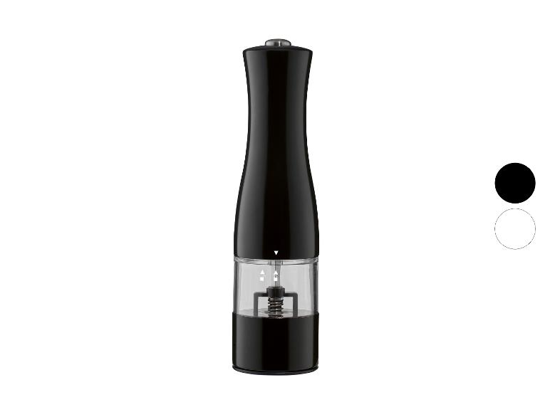 Zwarte elektrische zout- of pepermolen met een transparant reservoir