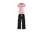 Roze T-shirt met 'BLOOM'-opdruk en zwarte joggingbroek.