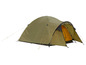 Een groene Outwell-tent met een zwarte deur.