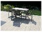Donkergrijze aluminium tuinset met tafel en stoelen.
