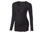 Robe de grossesse noire à manches longues.
