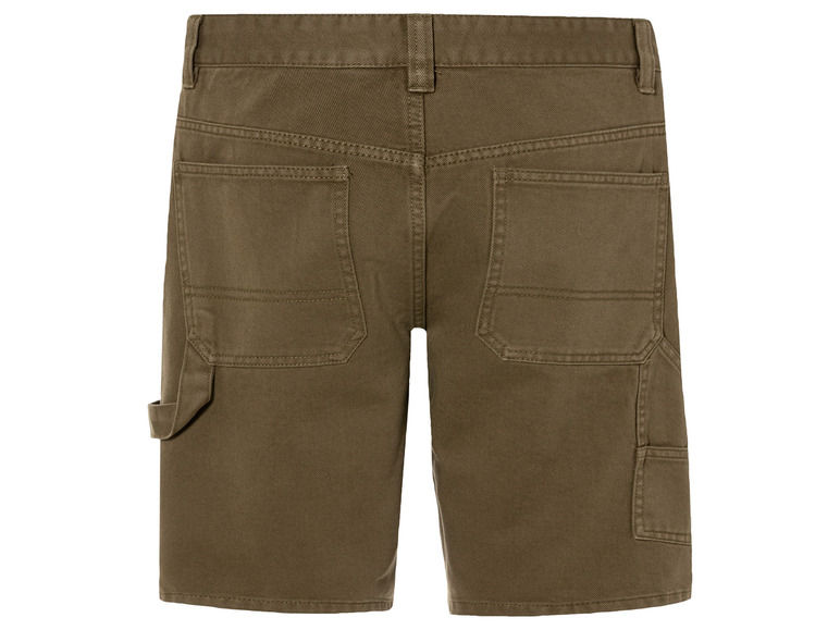 Short de travail vert avec des poches.