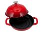 Une cocotte rouge en fonte SilverCrest avec couvercle ouvert.