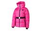 Doudoune rose fuchsia avec ceinture noire et boucle métallique.