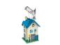 Vogelhuisje met blauw dak, een zonnebloem en twee vogels, één op het dak en één erin.