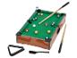 Mini pooltafel met accessoires: keuen, ballen, driehoek en borstel.