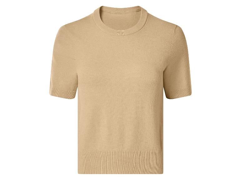 Beige gebreide trui met korte mouwen en ronde hals.