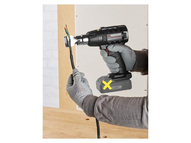 Pistolet thermique sans fil utilisé pour dénuder l'isolation des fils électriques.
