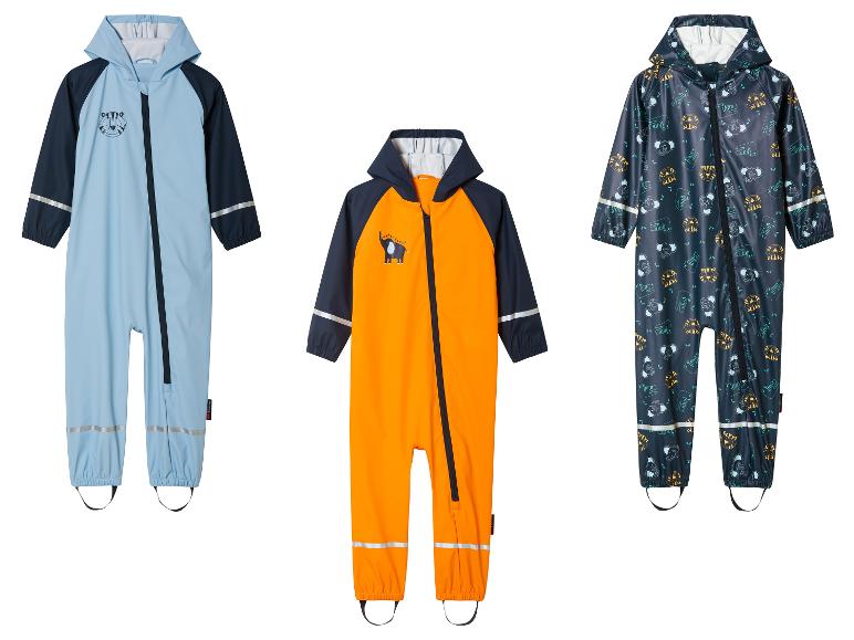 Trois combinaisons de pluie pour enfants avec des imprimés animaux.