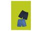 Deux shorts pour enfants, un bleu foncé et un bleu clair, sur fond vert lime.