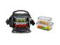 Sac isotherme noir avec des boîtes alimentaires remplies de fruits, légumes et biscuits.