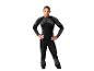 Man in zwarte legging en thermoshirt met grijze details.