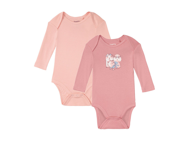 Deux bodys à manches longues Lupilu rose, l'un avec un motif de cobayes.